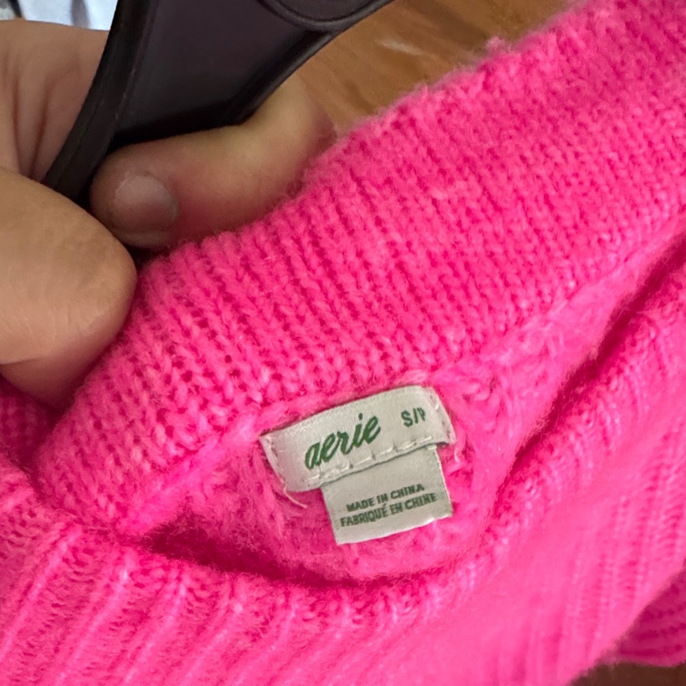 Bright pink aerie sweater small